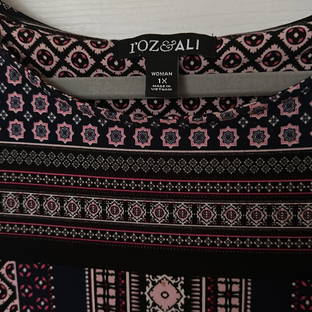 Roz & Ali (Dress Barn) irresistibly gorgeous print! Slimming your silhouette! - Picture 4 of 7